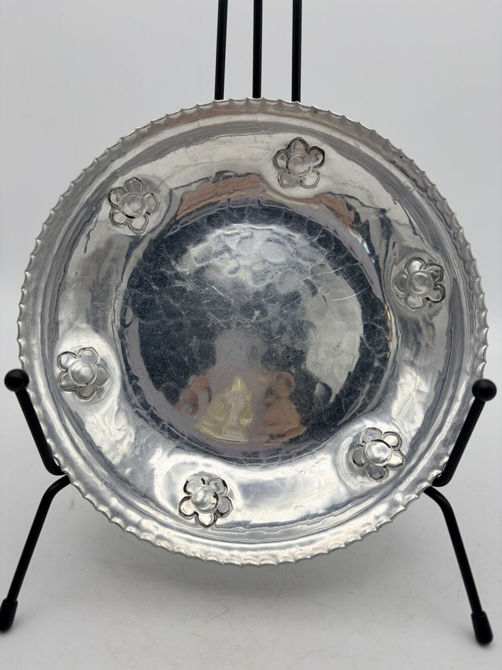 B.W. Buenilum Vintage Hammered Aluminum Flowered Metal Bowl Silver-Tone